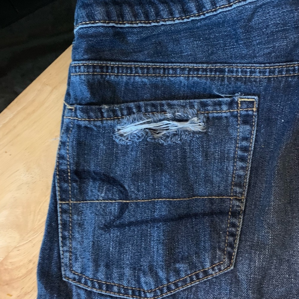 Distressed short - Picture 2 of 6
